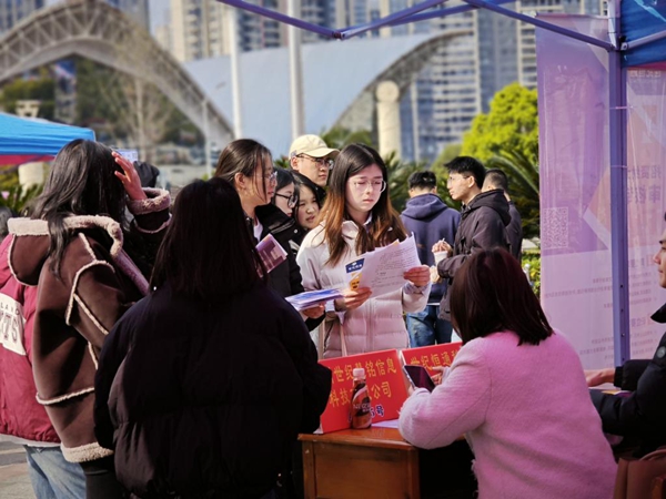 黔南民族师范学院7.jpg