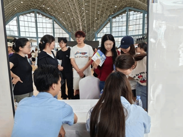 黔南民族师范学院7.jpg